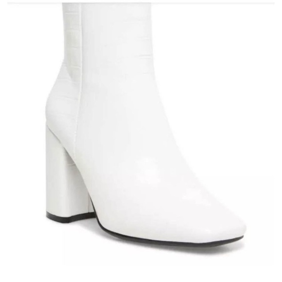 Women Madden Girl Size 8 White Boots - Picture 2 of 4